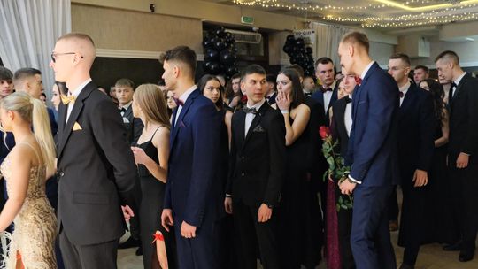 Studniówka 2025 - Zespół Szkół Ekonomicznych i Mundurowych w Chełmie cz. II [GALERIA ZDJĘĆ]