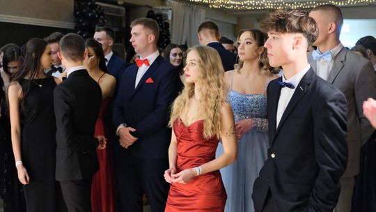 Studniówka 2025 - Zespół Szkół Ekonomicznych i Mundurowych w Chełmie cz. II [GALERIA ZDJĘĆ]