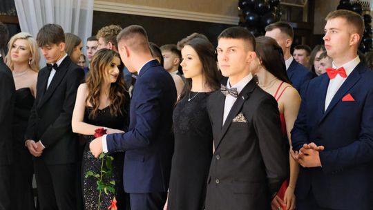 Studniówka 2025 - Zespół Szkół Ekonomicznych i Mundurowych w Chełmie cz. II [GALERIA ZDJĘĆ]