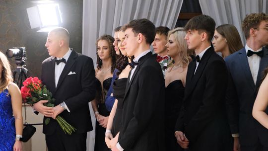 Studniówka 2025 - Zespół Szkół Ekonomicznych i Mundurowych w Chełmie cz. II [GALERIA ZDJĘĆ]