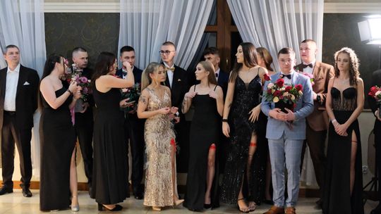 Studniówka 2025 - Zespół Szkół Ekonomicznych i Mundurowych w Chełmie cz. II [GALERIA ZDJĘĆ]