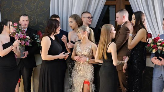 Studniówka 2025 - Zespół Szkół Ekonomicznych i Mundurowych w Chełmie cz. II [GALERIA ZDJĘĆ]