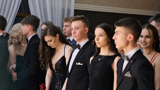 Studniówka 2025 - Zespół Szkół Ekonomicznych i Mundurowych w Chełmie cz. II [GALERIA ZDJĘĆ]