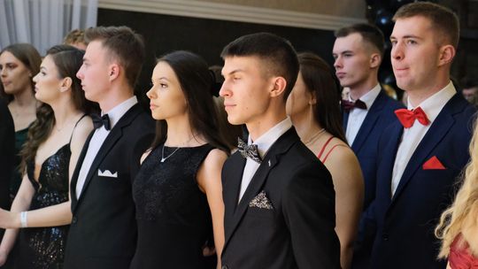 Studniówka 2025 - Zespół Szkół Ekonomicznych i Mundurowych w Chełmie cz. II [GALERIA ZDJĘĆ]