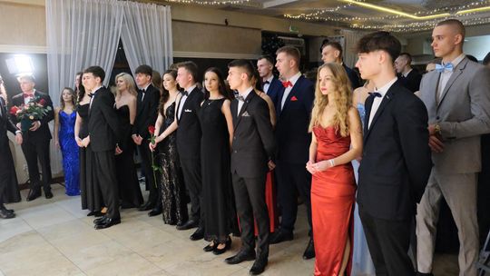 Studniówka 2025 - Zespół Szkół Ekonomicznych i Mundurowych w Chełmie cz. II [GALERIA ZDJĘĆ]