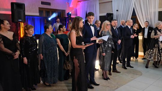 Studniówka 2025 - Zespół Szkół Ekonomicznych i Mundurowych w Chełmie cz. II [GALERIA ZDJĘĆ]