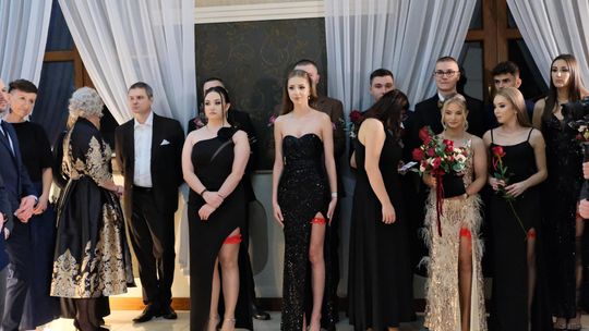 Studniówka 2025 - Zespół Szkół Ekonomicznych i Mundurowych w Chełmie cz. II [GALERIA ZDJĘĆ]