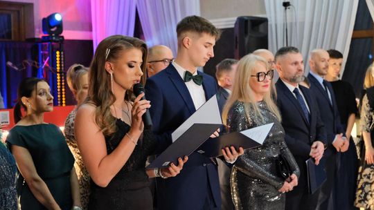 Studniówka 2025 - Zespół Szkół Ekonomicznych i Mundurowych w Chełmie cz. II [GALERIA ZDJĘĆ]