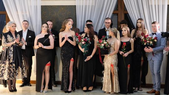 Studniówka 2025 - Zespół Szkół Ekonomicznych i Mundurowych w Chełmie cz. II [GALERIA ZDJĘĆ]