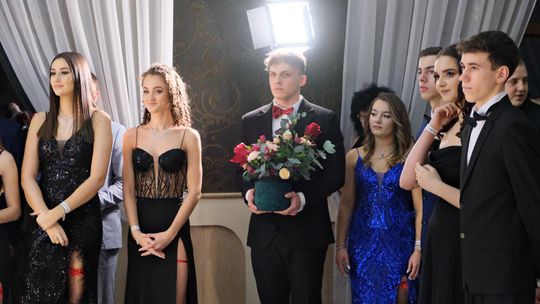 Studniówka 2025 - Zespół Szkół Ekonomicznych i Mundurowych w Chełmie cz. II [GALERIA ZDJĘĆ]