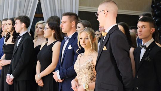 Studniówka 2025 - Zespół Szkół Ekonomicznych i Mundurowych w Chełmie cz. II [GALERIA ZDJĘĆ]