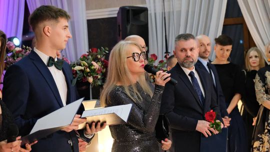 Studniówka 2025 - Zespół Szkół Ekonomicznych i Mundurowych w Chełmie cz. II [GALERIA ZDJĘĆ]