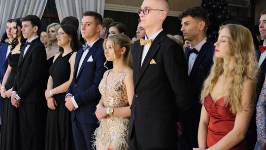 Studniówka 2025 - Zespół Szkół Ekonomicznych i Mundurowych w Chełmie cz. II [GALERIA ZDJĘĆ]