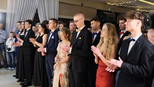 Studniówka 2025 - Zespół Szkół Ekonomicznych i Mundurowych w Chełmie cz. II [GALERIA ZDJĘĆ]