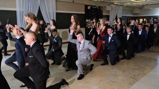 Studniówka 2025 - Zespół Szkół Ekonomicznych i Mundurowych w Chełmie cz. II [GALERIA ZDJĘĆ]