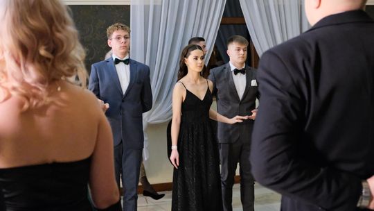 Studniówka 2025 - Zespół Szkół Ekonomicznych i Mundurowych w Chełmie cz. II [GALERIA ZDJĘĆ]