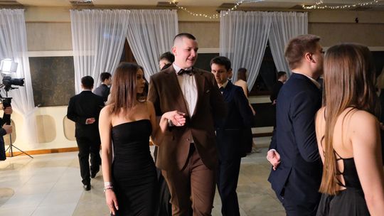 Studniówka 2025 - Zespół Szkół Ekonomicznych i Mundurowych w Chełmie cz. II [GALERIA ZDJĘĆ]