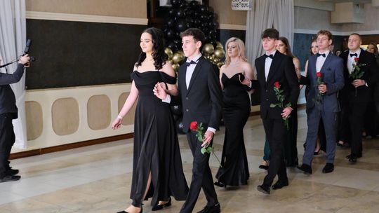 Studniówka 2025 - Zespół Szkół Ekonomicznych i Mundurowych w Chełmie cz. II [GALERIA ZDJĘĆ]