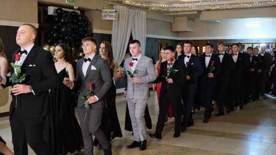 Studniówka 2025 - Zespół Szkół Ekonomicznych i Mundurowych w Chełmie cz. II [GALERIA ZDJĘĆ]