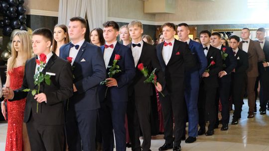 Studniówka 2025 - Zespół Szkół Ekonomicznych i Mundurowych w Chełmie cz. II [GALERIA ZDJĘĆ]