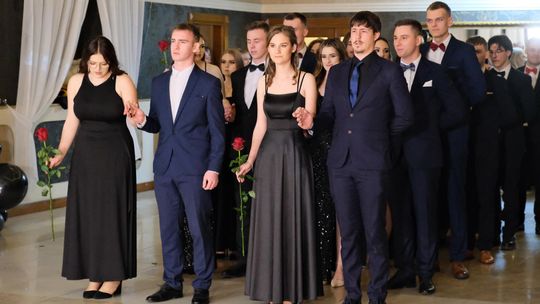 Studniówka 2025 - Zespół Szkół Ekonomicznych i Mundurowych w Chełmie cz. II [GALERIA ZDJĘĆ]