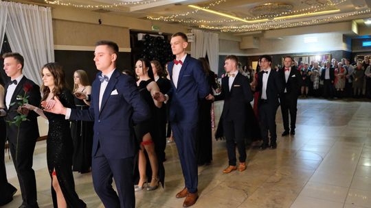 Studniówka 2025 - Zespół Szkół Ekonomicznych i Mundurowych w Chełmie cz. II [GALERIA ZDJĘĆ]