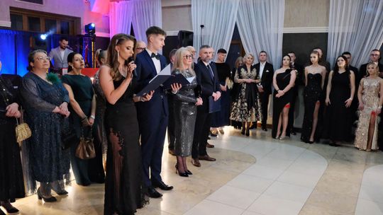 Studniówka 2025 - Zespół Szkół Ekonomicznych i Mundurowych w Chełmie cz. II [GALERIA ZDJĘĆ]