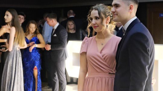 Studniówka 2025 - Zespół Szkół Ekonomicznych i Mundurowych w Chełmie cz. II [GALERIA ZDJĘĆ]