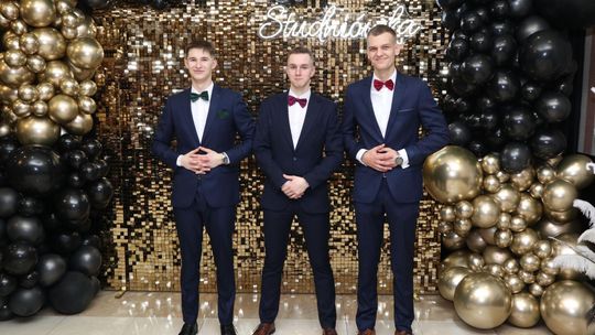 Studniówka 2025 - Zespół Szkół Ekonomicznych i Mundurowych w Chełmie cz. II [GALERIA ZDJĘĆ]