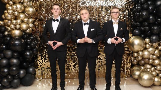 Studniówka 2025 - Zespół Szkół Ekonomicznych i Mundurowych w Chełmie cz. II [GALERIA ZDJĘĆ]