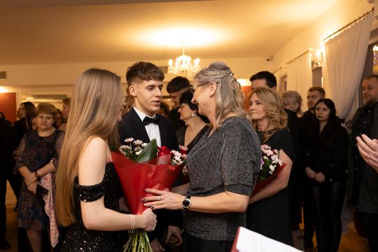 Studniówka 2025 - II Liceum Ogólnokształcące im. C. K. Norwida w Krasnymstawie [GALERIA ZDJĘĆ]