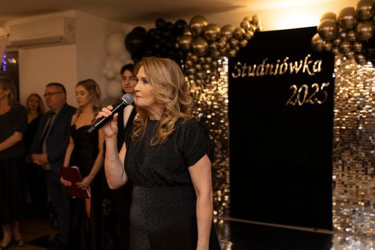 Studniówka 2025 - II Liceum Ogólnokształcące im. C. K. Norwida w Krasnymstawie [GALERIA ZDJĘĆ]