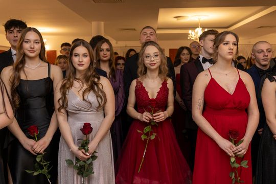 Studniówka 2025 - II Liceum Ogólnokształcące im. C. K. Norwida w Krasnymstawie [GALERIA ZDJĘĆ]