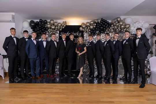 Studniówka 2025 - II Liceum Ogólnokształcące im. C. K. Norwida w Krasnymstawie [GALERIA ZDJĘĆ]