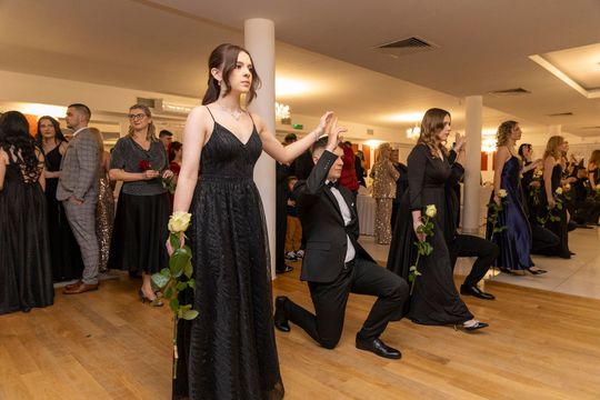 Studniówka 2025 - II Liceum Ogólnokształcące im. C. K. Norwida w Krasnymstawie [GALERIA ZDJĘĆ]