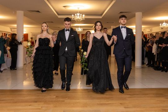 Studniówka 2025 - II Liceum Ogólnokształcące im. C. K. Norwida w Krasnymstawie [GALERIA ZDJĘĆ]