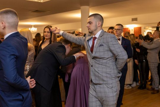 Studniówka 2025 - II Liceum Ogólnokształcące im. C. K. Norwida w Krasnymstawie [GALERIA ZDJĘĆ]