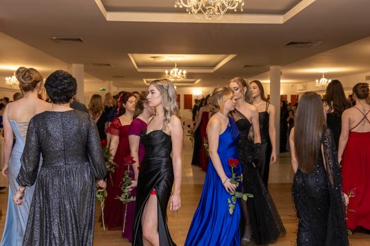 Studniówka 2025 - II Liceum Ogólnokształcące im. C. K. Norwida w Krasnymstawie [GALERIA ZDJĘĆ]