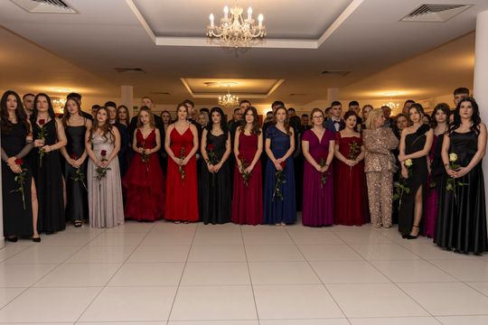 Studniówka 2025 - II Liceum Ogólnokształcące im. C. K. Norwida w Krasnymstawie [GALERIA ZDJĘĆ]