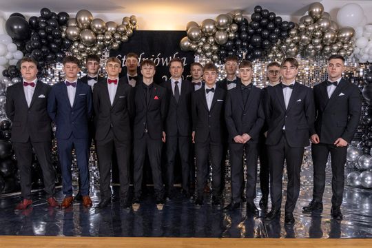 Studniówka 2025 - II Liceum Ogólnokształcące im. C. K. Norwida w Krasnymstawie [GALERIA ZDJĘĆ]
