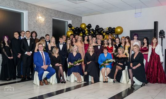 Studniówka 2025 - Prywatne LO im. Hetmana Jana Zamoyskiego w Krasnymstawie [GALERIA ZDJĘĆ]