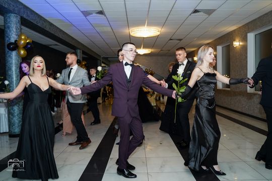 Studniówka 2025 - Prywatne LO im. Hetmana Jana Zamoyskiego w Krasnymstawie [GALERIA ZDJĘĆ]