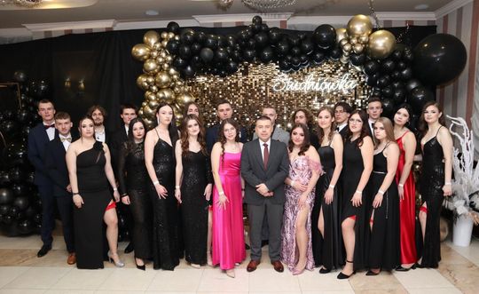 Studniówka 2025 - Zespół Szkół Ekonomicznych i Mundurowych w Chełmie cz. II [GALERIA ZDJĘĆ]