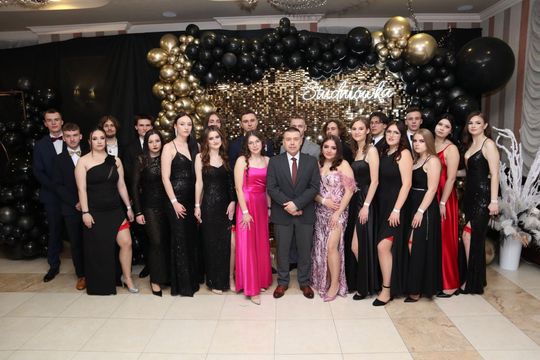 Studniówka 2025 - Zespół Szkół Ekonomicznych i Mundurowych w Chełmie cz. II [GALERIA ZDJĘĆ]