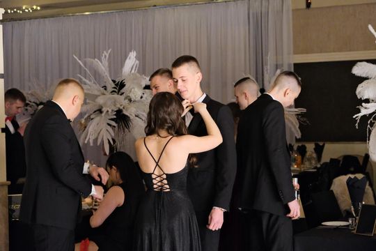 Studniówka 2025 - Zespół Szkół Ekonomicznych i Mundurowych w Chełmie cz. II [GALERIA ZDJĘĆ]