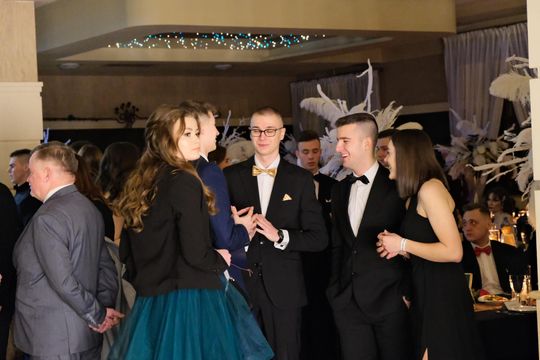 Studniówka 2025 - Zespół Szkół Ekonomicznych i Mundurowych w Chełmie cz. II [GALERIA ZDJĘĆ]