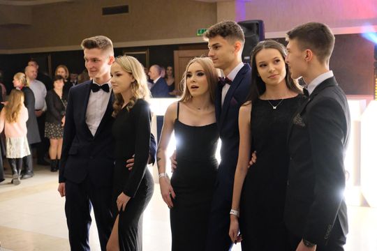 Studniówka 2025 - Zespół Szkół Ekonomicznych i Mundurowych w Chełmie cz. II [GALERIA ZDJĘĆ]