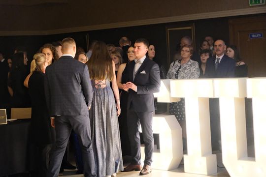 Studniówka 2025 - Zespół Szkół Ekonomicznych i Mundurowych w Chełmie cz. II [GALERIA ZDJĘĆ]