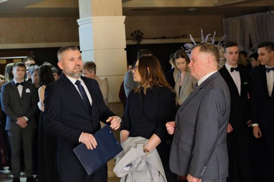 Studniówka 2025 - Zespół Szkół Ekonomicznych i Mundurowych w Chełmie cz. II [GALERIA ZDJĘĆ]