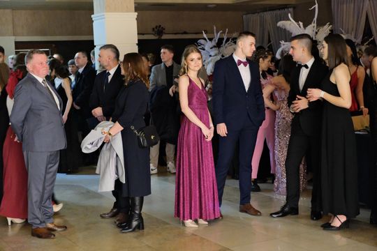 Studniówka 2025 - Zespół Szkół Ekonomicznych i Mundurowych w Chełmie cz. II [GALERIA ZDJĘĆ]